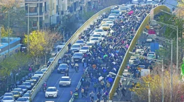 تدهور العملة المحلية.. زلزال اقتصادي يضرب الأسواق الإيرانية وسط أزمات متلاحقة